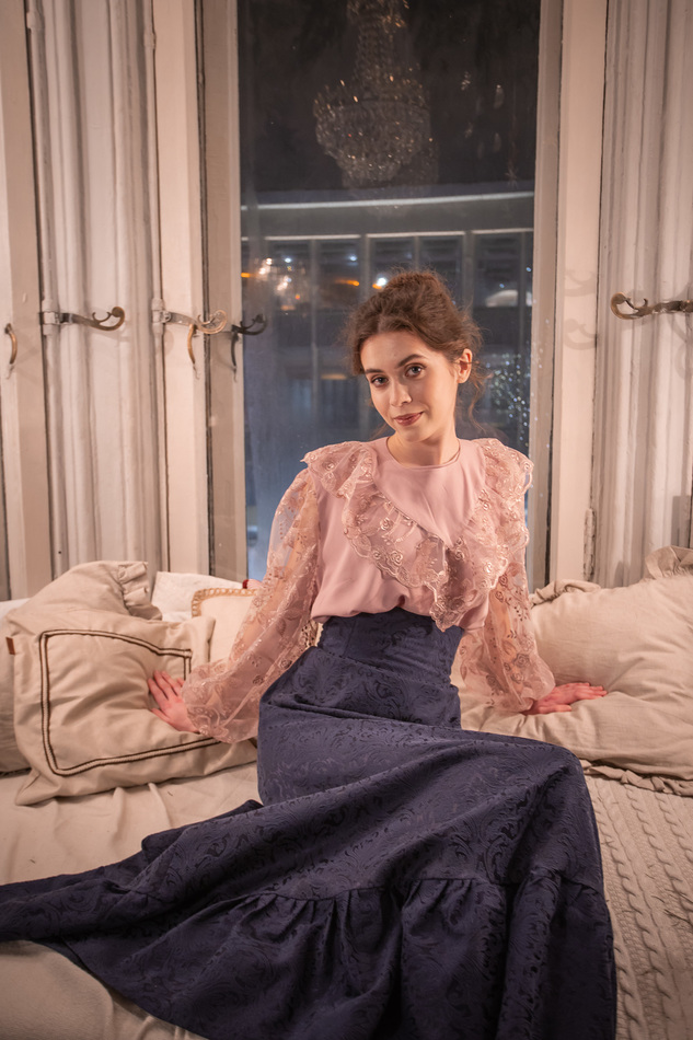 Блузка со съемной викторианской манишкой и кружевными рукавами