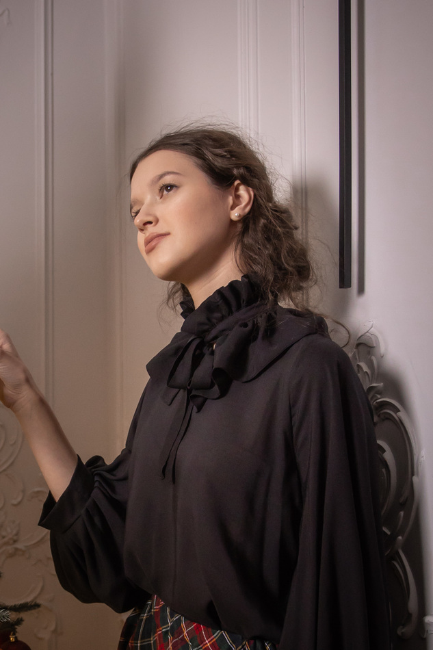 Черная блузка со съемным воротничком