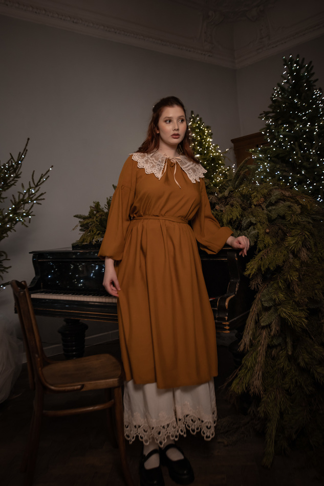 Охристо-горчичное платье из натуральной вискозы