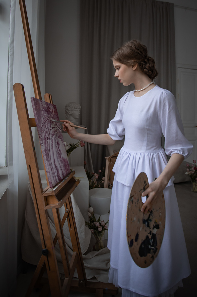 Платье льняное белоснежное с баской