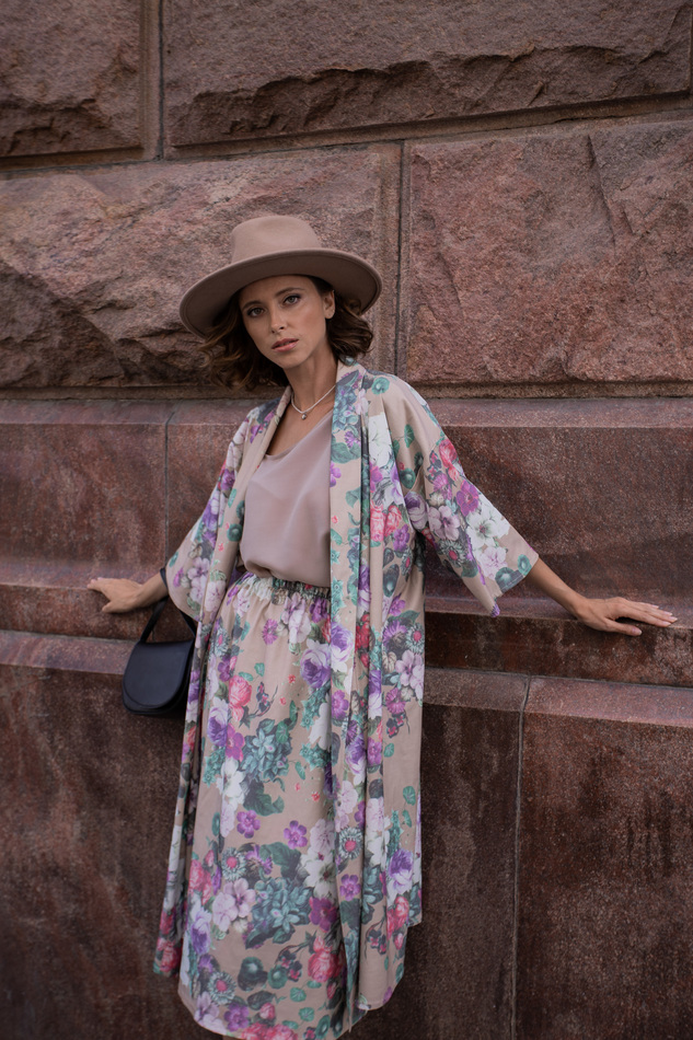 Комплект из юбки и кимоно с поясом