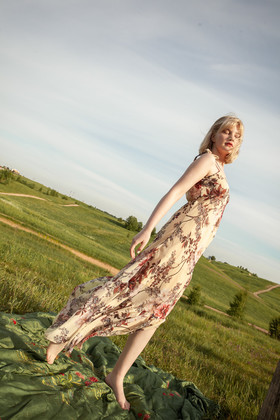 Платье-сарафан из шифона бежевое цветочное. Коллекция "Летние акварели".
